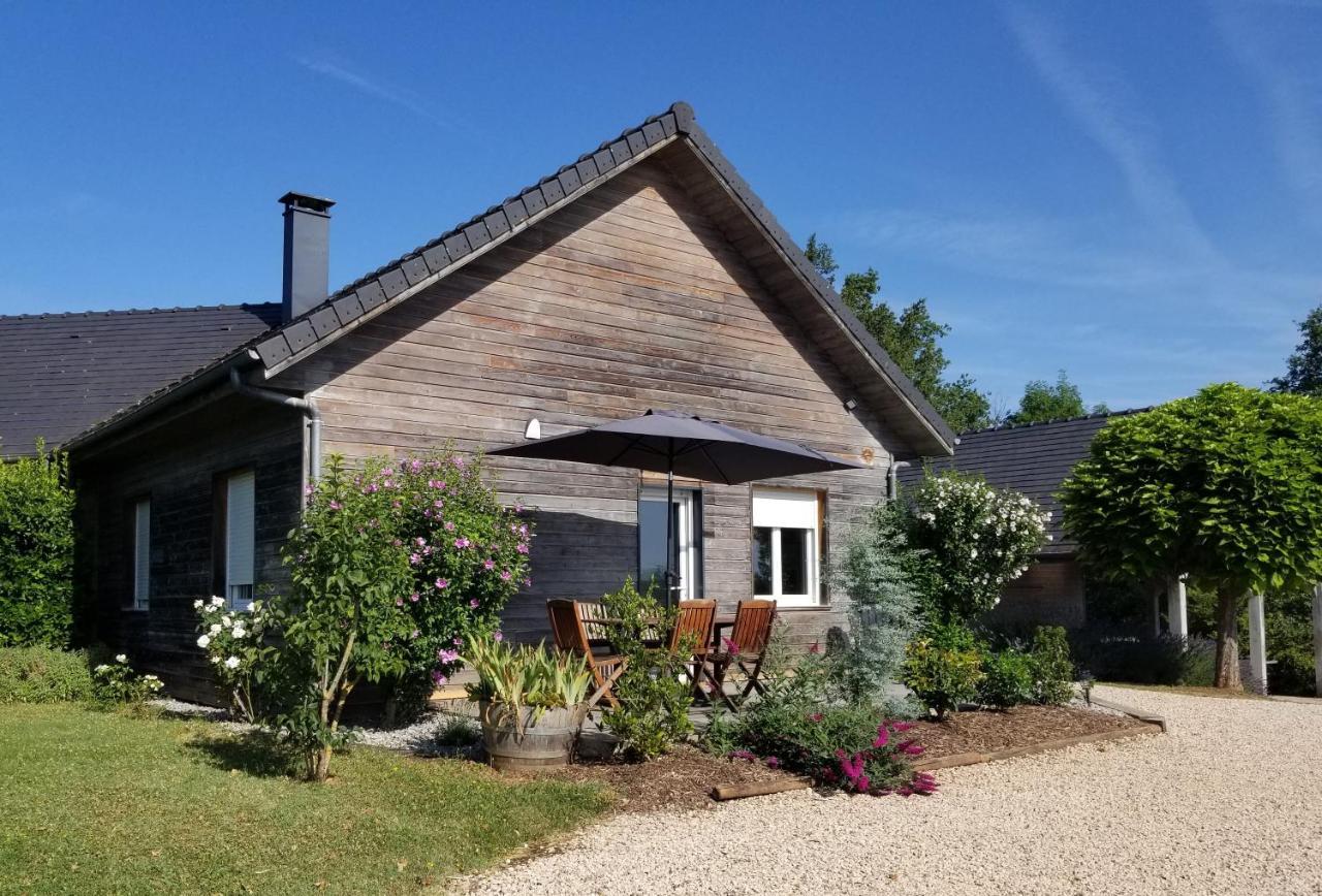 Gite De La Tuillere, Maison Contemporaine En Bois Avec Vue Et Piscine Saint-Aulaire Exterior photo